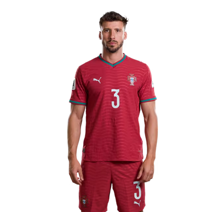 Camisola da Seleção Portuguesa de Futebol para o Mundial 2026 (versão do jogador/versão do jogo) — Defesas: Nº2 NELSON SEMEDO, Nº3 RUBEN DIAS, Nº4 TOMAS ARAUJO