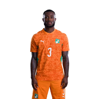 Maillot de l'équipe nationale de Côte d'Ivoire pour la Coupe du Monde 2026 (Version joueur/Version match) — Défenseurs : n° 2 Ousmane Diomande, n° 3 Ghislain Konan, n° 5 Wilfried Singo