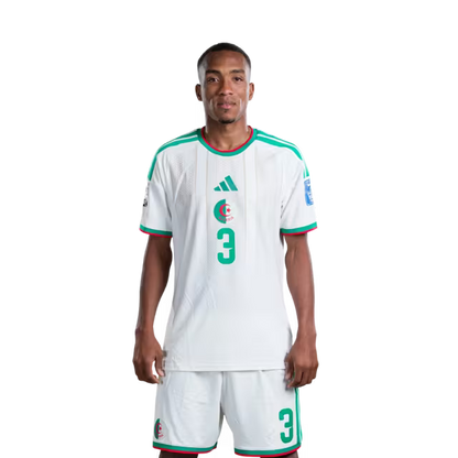 قميص المنتخب الجزائري لكرة القدم لكأس العالم 2026 (نسخة اللاعبين/نسخة المباريات) - المدافعون: رقم 2 عيسى مندي، رقم 3 أشرف عبادة، رقم 4 محمد أمين توغاي