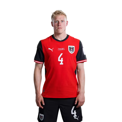 Österreichisches Nationalmannschaftstrikot für die WM 2026 (Spielerversion/Match-Version) – Mittelfeldspieler: Nr. 4 Xaver Schlager, Nr. 6 Nicolas Seiwald, Nr. 9 Marcel Sabitzer