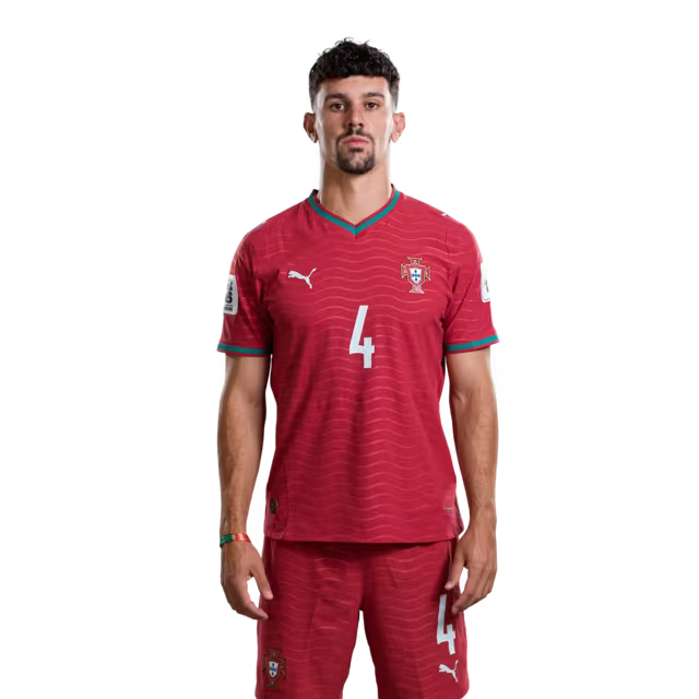 Camisola da Seleção Portuguesa de Futebol para o Mundial 2026 (versão do jogador/versão do jogo) — Defesas: Nº2 NELSON SEMEDO, Nº3 RUBEN DIAS, Nº4 TOMAS ARAUJO