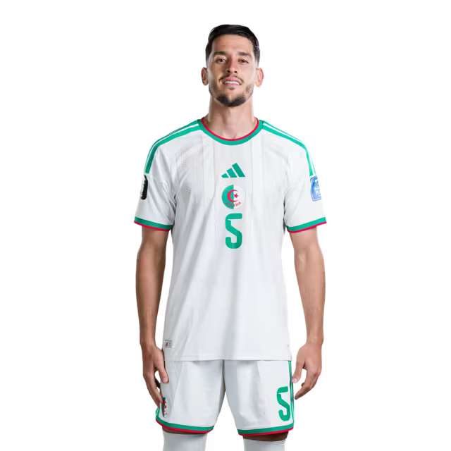 قميص منتخب الجزائر لكرة القدم لكأس العالم 2026 (نسخة اللاعب/نسخة المباراة) - المدافعون: رقم 5 زين الدين بلعيد، رقم 13 جاوين حاج، رقم 15 ريان آيت نوري