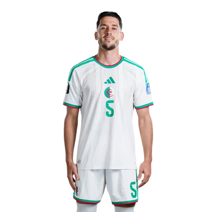 قميص منتخب الجزائر لكرة القدم لكأس العالم 2026 (نسخة اللاعب/نسخة المباراة) - المدافعون: رقم 5 زين الدين بلعيد، رقم 13 جاوين حاج، رقم 15 ريان آيت نوري