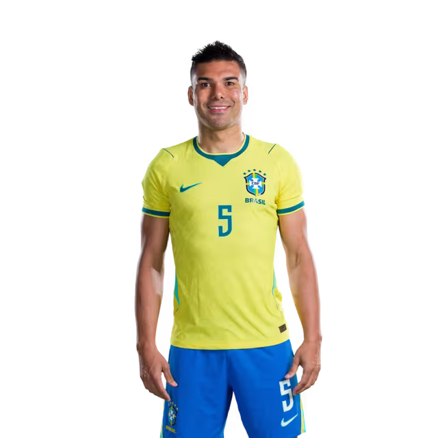 Camisa da Seleção Brasileira para a Copa do Mundo de 2026 (Versão Jogador/Versão de Jogo) — Meio-campistas: Nº 2 EDERSON SILVA, Nº 5 CASEMIRO, Nº 8 BRUNO GUIMARÃES