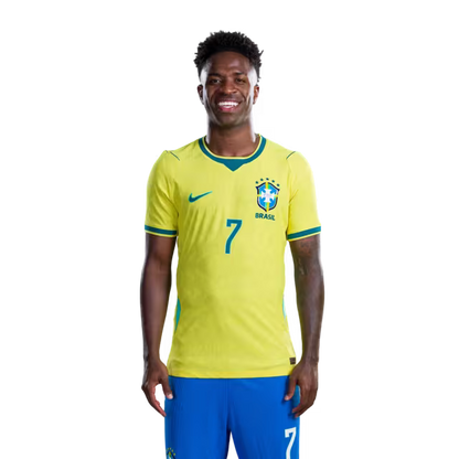 Camisa da Seleção Brasileira para a Copa do Mundo de 2026 (Versão Jogador/Versão de Jogo) — Atacantes: Nº 7 VINICIUS JUNIOR, Nº 9 MATHEUS CUNHA, Nº 10 NEYMAR JR
