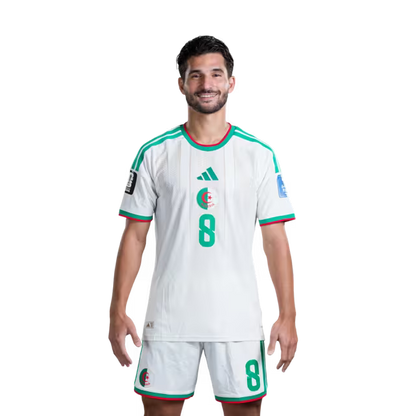 قميص المنتخب الجزائري لكرة القدم لكأس العالم 2026 (نسخة اللاعبين/نسخة المباريات) - لاعبو الوسط: رقم 6 رامز زروقي، رقم 8 حسام عوار، رقم 10 فارس شايبي