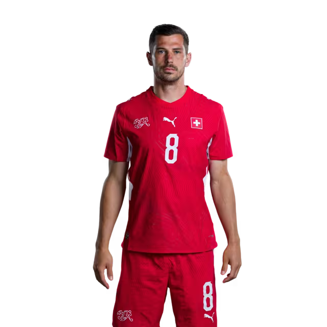 Schweizer Fußballnationalmannschaftstrikot 2026 (Spielerversion/Spielversion) — Mittelfeldspieler: Nr. 6 Denis Zakaria, Nr. 8 Remo Freuder, Nr. 9 Johan Manzambi