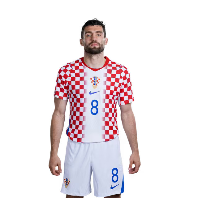Dres hrvatske nogometne reprezentacije za Svjetsko prvenstvo 2026. (verzija za igrača/verzija za utakmicu) — Veznjaci: Br. 7 Nikola Moro, Br. 8 Mateo KOVAČIĆ, Br. 10 Luka MODRIĆ