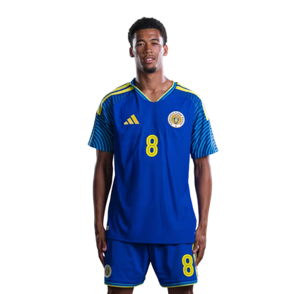 Jersey di Kopa Mundial 2026 Selekshon Nashonal di Futbòl Kòrsou (Vershon di Hungadó/Vershon di Partido) —Mediokampista: No. 6 Godfried ROEMERATOE, No. 7 Juninho BACUNA, No. 8 Livano COMENENCIA