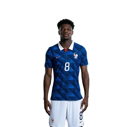 Maillot de l'équipe de France de football pour la Coupe du Monde 2026 (version joueur/version match) — Milieux de terrain : n° 6 Manu Koné, n° 8 Aurélien Tchouaméni, n° 13...