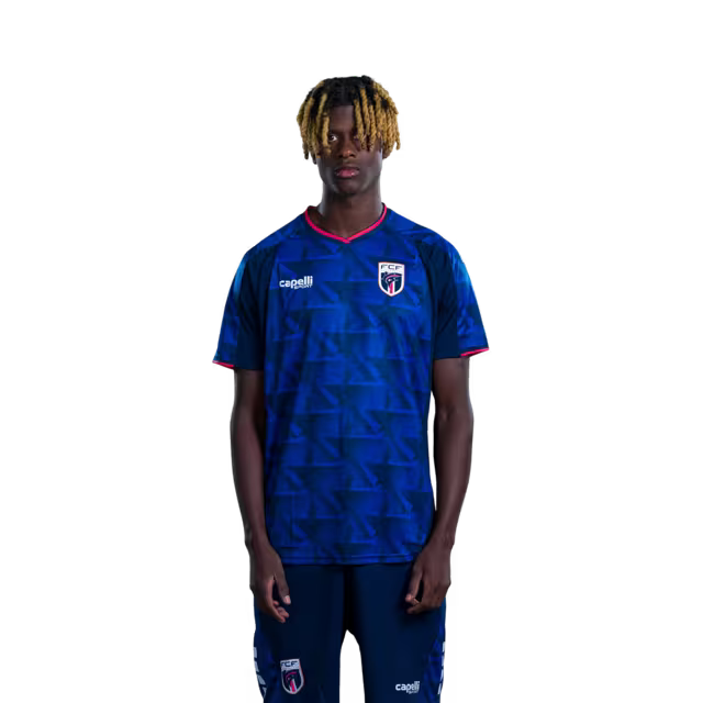 Camisola da Seleção Cabo-verdiana de Futebol para o Campeonato do Mundo de 2026 (Versão Jogador/Versão Jogo) — Avançados: Nº9 GILSON BENCHIMOL, Nº19 DAILON LIVRAMENTO,Nº20 RYAN MENDES