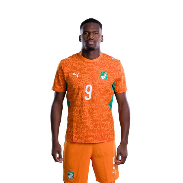 Maillot de l'équipe nationale de Côte d'Ivoire pour la Coupe du Monde 2026 (Version joueur/Version match) — Attaquants : n° 9 Ange-Yoan BONNY, n° 10 Simon ADINGRA, n° 11 Yan DIOMANDE