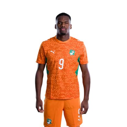 Maillot de l'équipe nationale de Côte d'Ivoire pour la Coupe du Monde 2026 (Version joueur/Version match) — Attaquants : n° 9 Ange-Yoan BONNY, n° 10 Simon ADINGRA, n° 11 Yan DIOMANDE