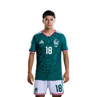 Camiseta de fútbol de México para la Copa Mundial 2026, versión jugadora, versión de partido - Centrocampistas: N.° 17 Orbelín Pineda, N.° 18 Obed Vargas, N.° 19 Gilberto Mora