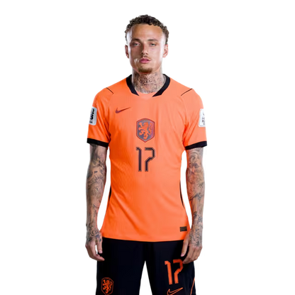 Nederlands elftal WK-shirt 2026 (spelersversie/wedstrijdversie) — Aanvallers: nr. 17 Noa Lang, nr. 18 Donyell Malen, nr. 19 Brian Brobbey, nr. 24 Crysencio Summerville