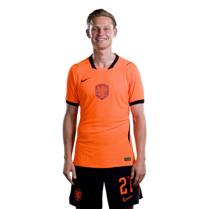 Nederlands elftal WK-shirt 2026 (spelersversie/wedstrijdversie) — Middenvelders: nr. 21 Frenkie de Jong, nr. 26 Quinten Timber