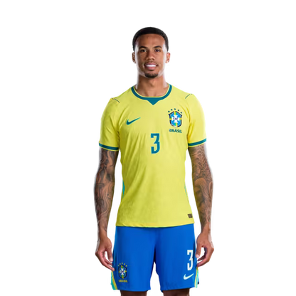 Camisa da Seleção Brasileira para a Copa do Mundo de 2026 (Versão Jogador/Versão de Jogo) — Defensores: Nº 3 GABRIEL MAGALHÃES, Nº 4 MARQUINHOS, Nº 6 ALEX SANDRO